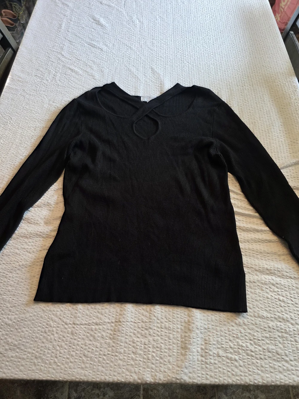 sofia by sofia vergara Black Ribbed Long-Sleeve Crew with Front Cutout Xxxl